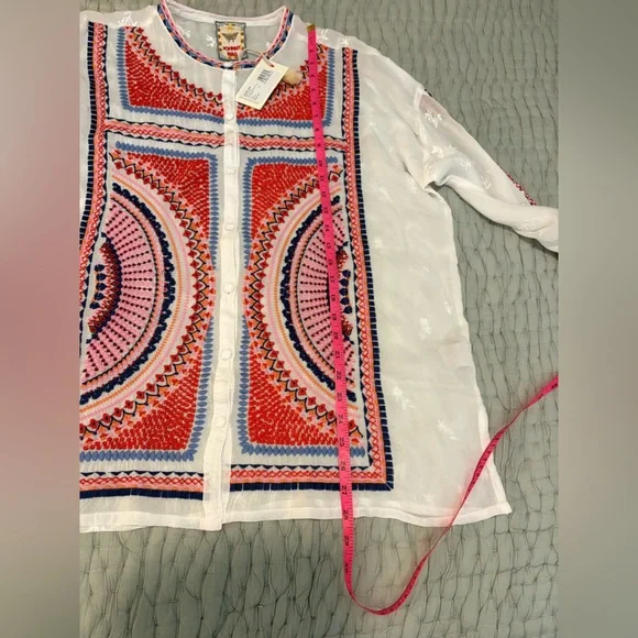 Johnny Was NWT
THE AUDREY MANDARIN COLLAR SHIRT, MAURA
- WHITE, XL - Picture 12 of 13